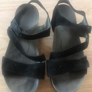 Abeo sandals